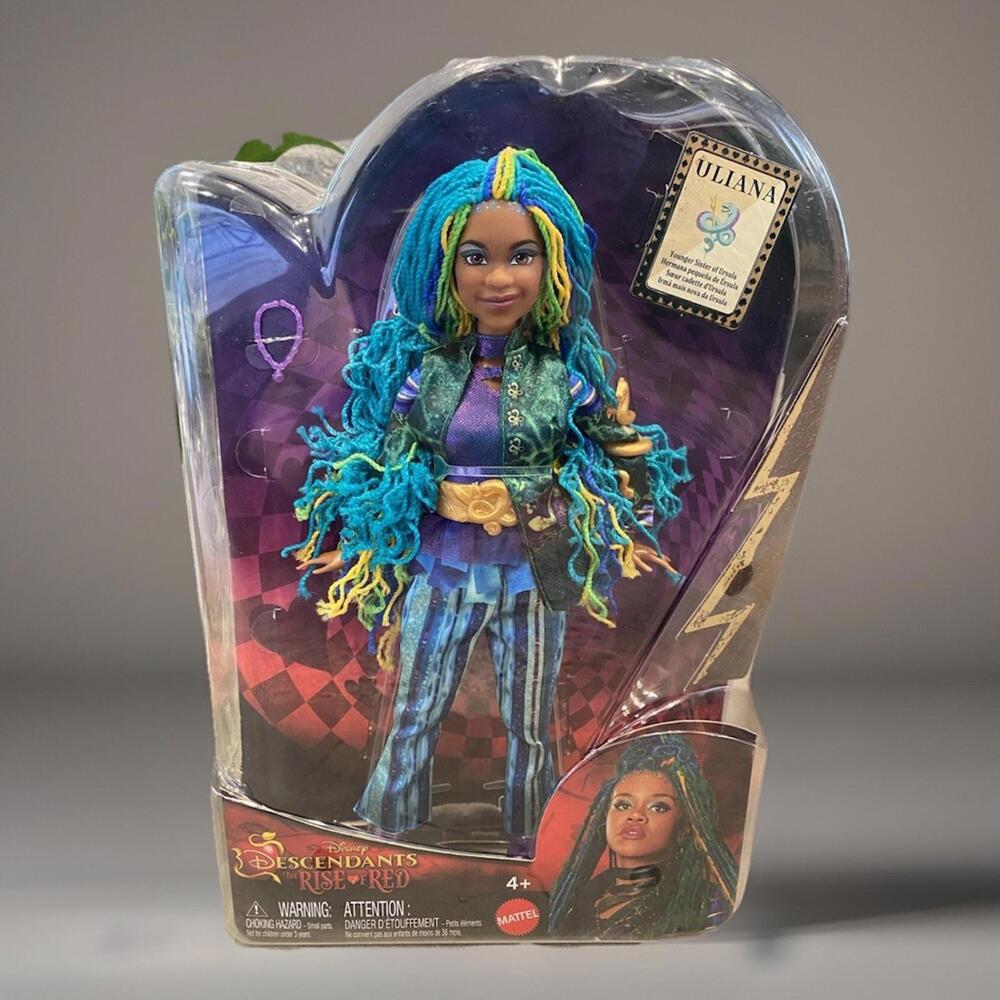 DISNEY DESCENDANTS 4 ULIANA Fashion Doll & Accessories